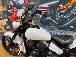 2018 Yamaha XVS650 V-STAR CUSTOM PEARL WHITE