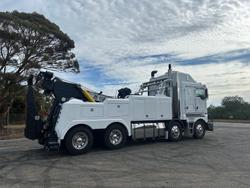2017 Kenworth K200 Series K200 White