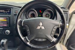 2011 Mitsubishi
Pajero Platinum