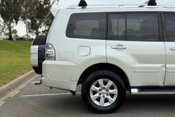 2011 Mitsubishi
Pajero Platinum