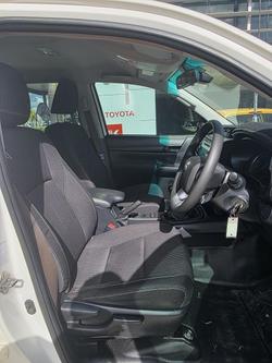 2020 Toyota
Hilux SR