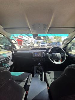 2020 Toyota
Hilux SR