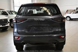 2025 Isuzu
MU-X LS-M