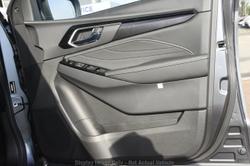 2025 Isuzu
MU-X LS-T