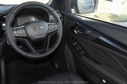 2025 Isuzu
MU-X LS-T