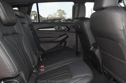 2025 Isuzu
MU-X LS-T