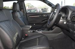 2025 Isuzu
MU-X LS-T
