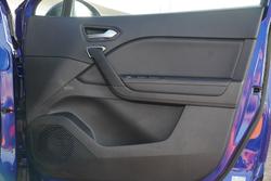 2022 Renault
                Captur R.S. Line