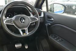 2022 Renault
                Captur R.S. Line
