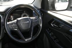 2022 Isuzu
                MU-X LS-T