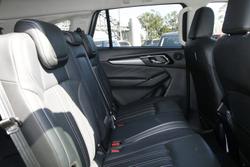 2022 Isuzu
MU-X LS-T
