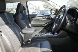 2022 Isuzu
MU-X LS-T
