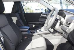 2023 Mitsubishi
Outlander ES