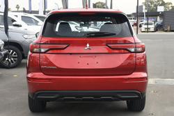 2023 Mitsubishi
Outlander ES