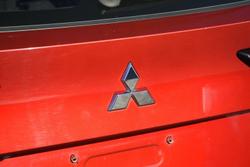 2023 Mitsubishi
Outlander ES