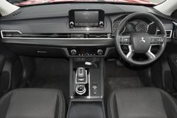 2023 Mitsubishi
Outlander ES