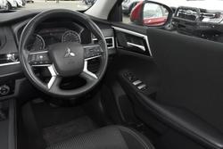 2023 Mitsubishi
Outlander ES