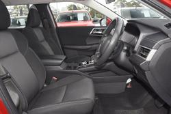 2023 Mitsubishi
Outlander ES