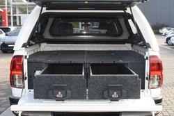 2018 Toyota
Hilux SR
