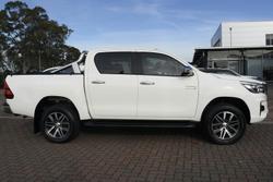2020 Toyota
Hilux SR5