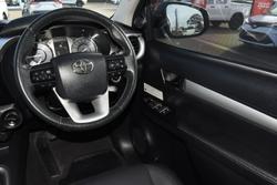 2021 Toyota
Hilux SR5