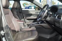2019 Mazda
CX-5 Akera