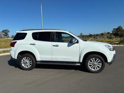 2018 Isuzu
MU-X LS-T
