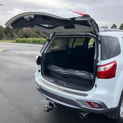 2018 Isuzu
                MU-X LS-T