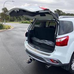 2018 Isuzu
                MU-X LS-T