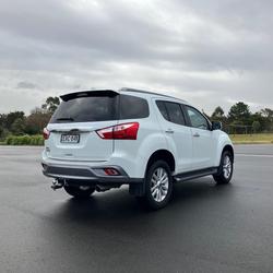 2018 Isuzu
                MU-X LS-T
