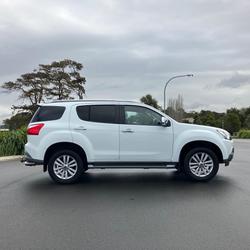 2018 Isuzu
                MU-X LS-T