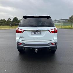 2018 Isuzu
                MU-X LS-T