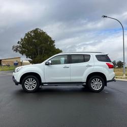 2018 Isuzu
                MU-X LS-T