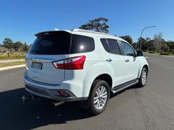 2018 Isuzu
MU-X LS-T
