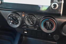 2022 Toyota
Hilux SR Hi-Rider