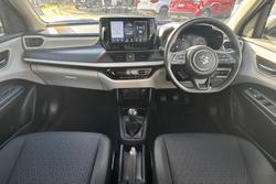 2025 Suzuki
Swift Hybrid