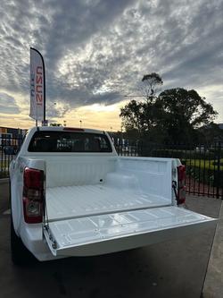 2025 Isuzu D-MAX LS-M MY24 4X4 Dual Range Mineral White