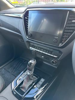 2025 Isuzu D-MAX X-TERRAIN MY24 4X4 Dual Range Mineral White