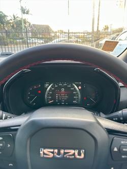 2025 Isuzu D-MAX X-TERRAIN MY24 4X4 Dual Range Mineral White