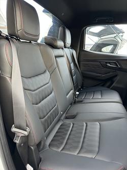 2025 Isuzu D-MAX X-TERRAIN MY24 4X4 Dual Range Mineral White