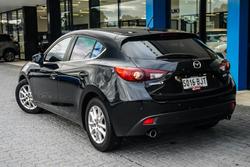 2015 Mazda
3 Maxx