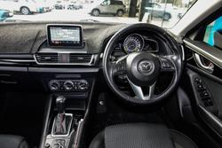 2015 Mazda
3 Maxx