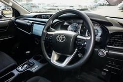 2022 Toyota
Hilux SR
