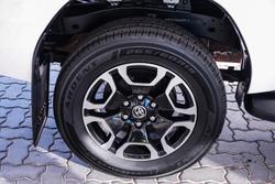 2022 Toyota
                Hilux SR5 Hi-Rider