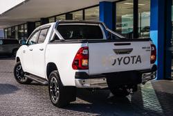 2022 Toyota
                Hilux SR5 Hi-Rider