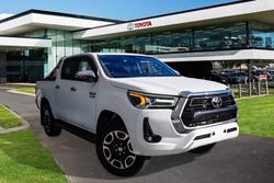 2022 Toyota
                Hilux SR5 Hi-Rider