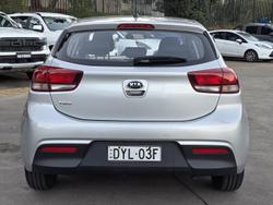 2017 Kia
Rio S