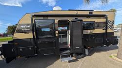 2025 JB Caravans 18' Gator X Triple Bunk Save $13,250 Was $132,500