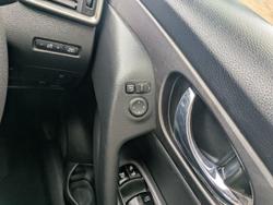 2016 Nissan
X-TRAIL ST