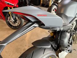 2024 Ducati Streetfighter V4 S Streetfighter Grey